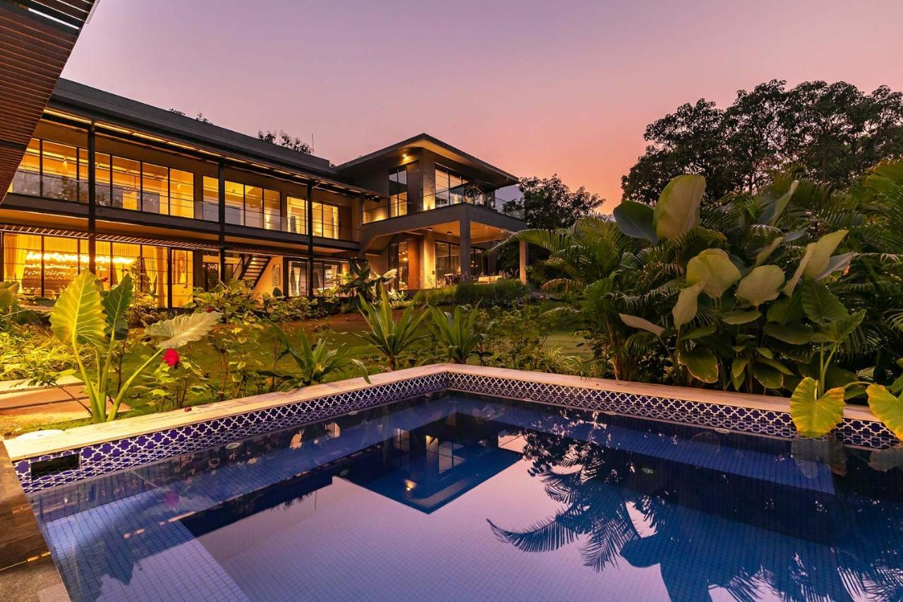 Stayvista At The Charcoal Villa Luxury Collection Алибаг Екстериор снимка