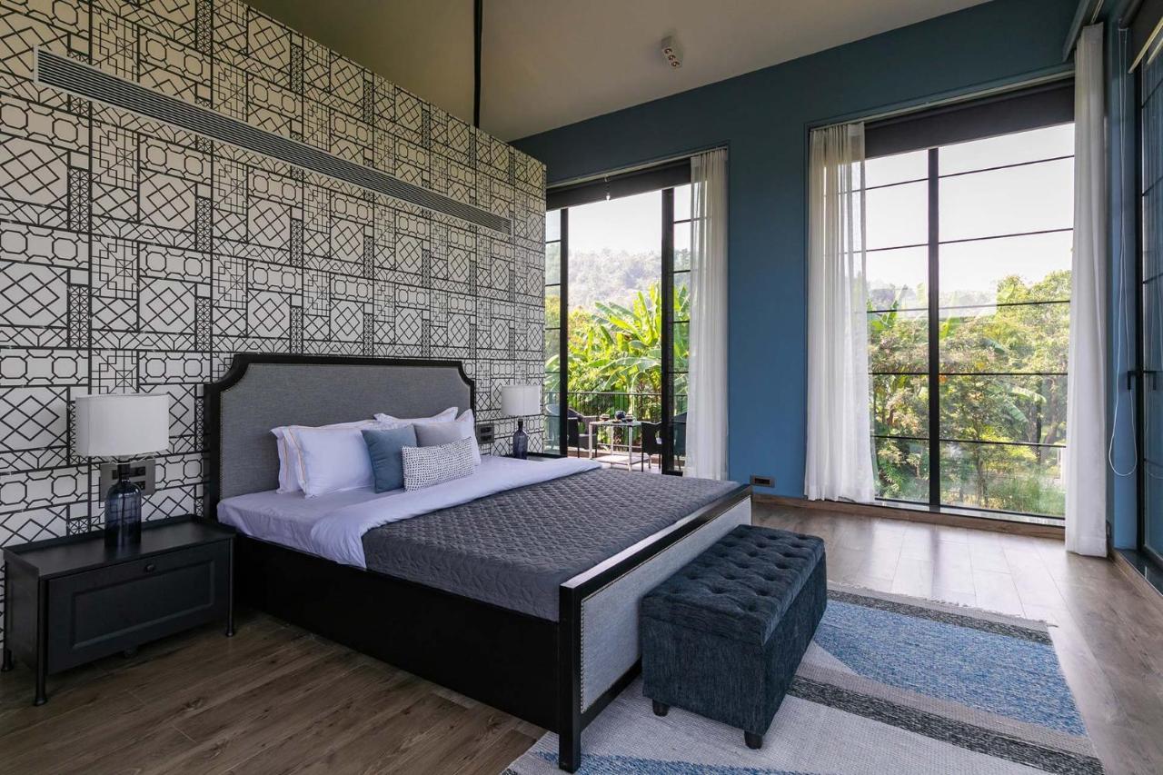 Stayvista At The Charcoal Villa Luxury Collection Алибаг Екстериор снимка