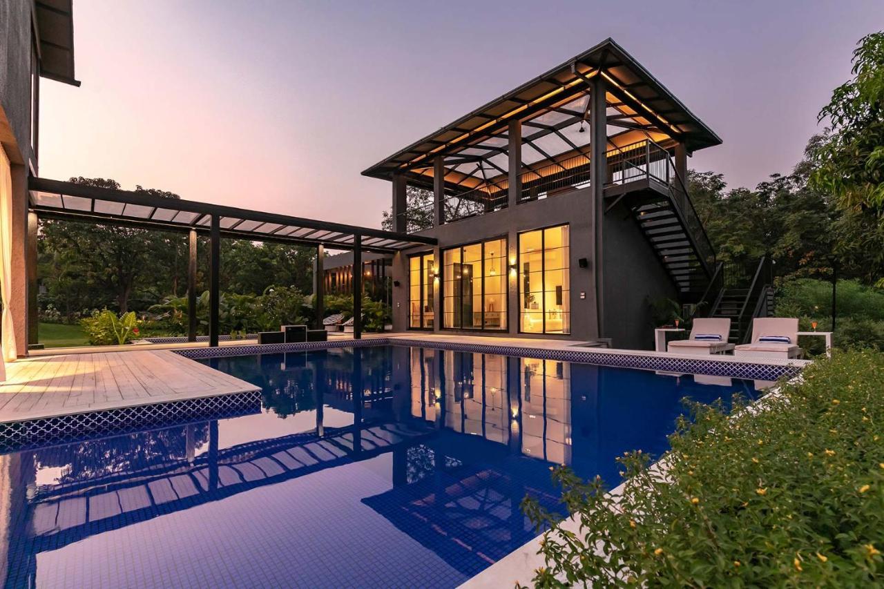 Stayvista At The Charcoal Villa Luxury Collection Алибаг Екстериор снимка