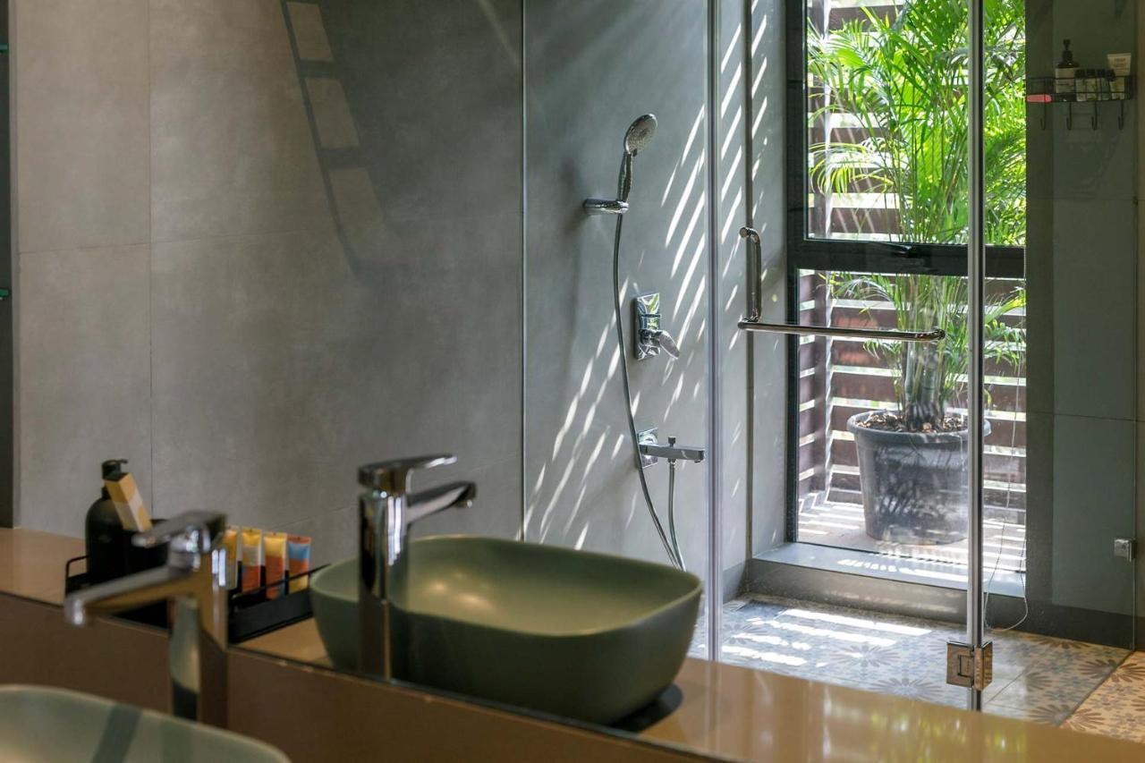 Stayvista At The Charcoal Villa Luxury Collection Алибаг Екстериор снимка