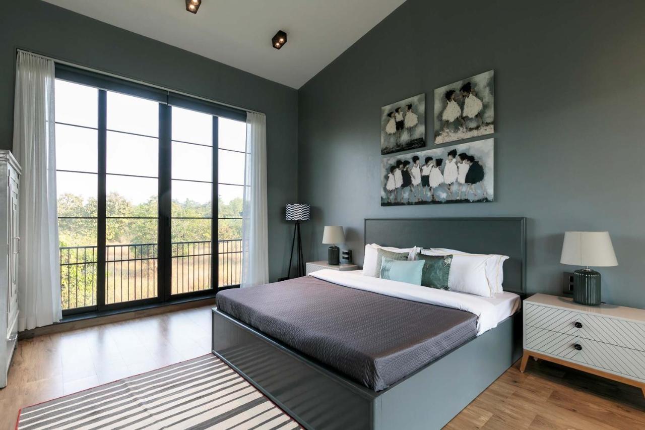 Stayvista At The Charcoal Villa Luxury Collection Алибаг Екстериор снимка
