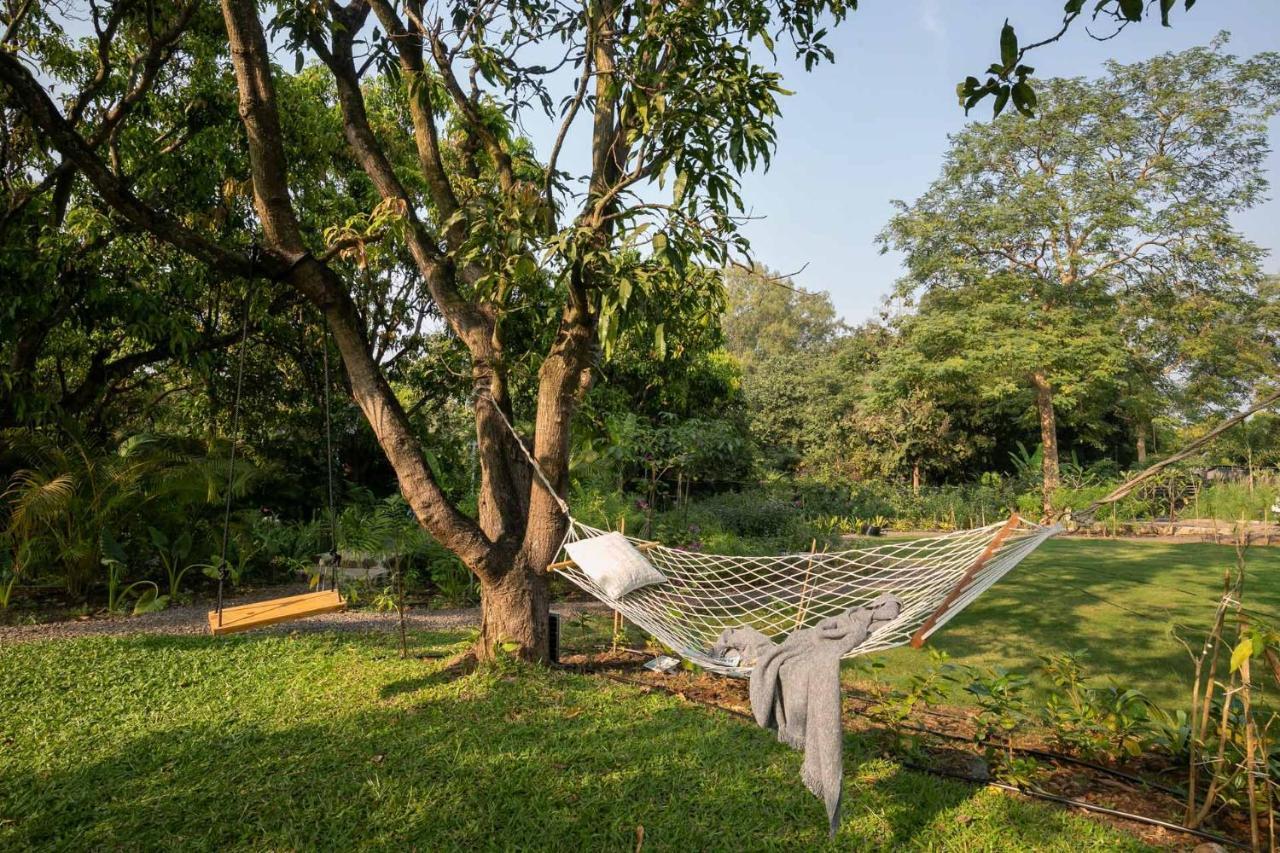Stayvista At The Charcoal Villa Luxury Collection Алибаг Екстериор снимка